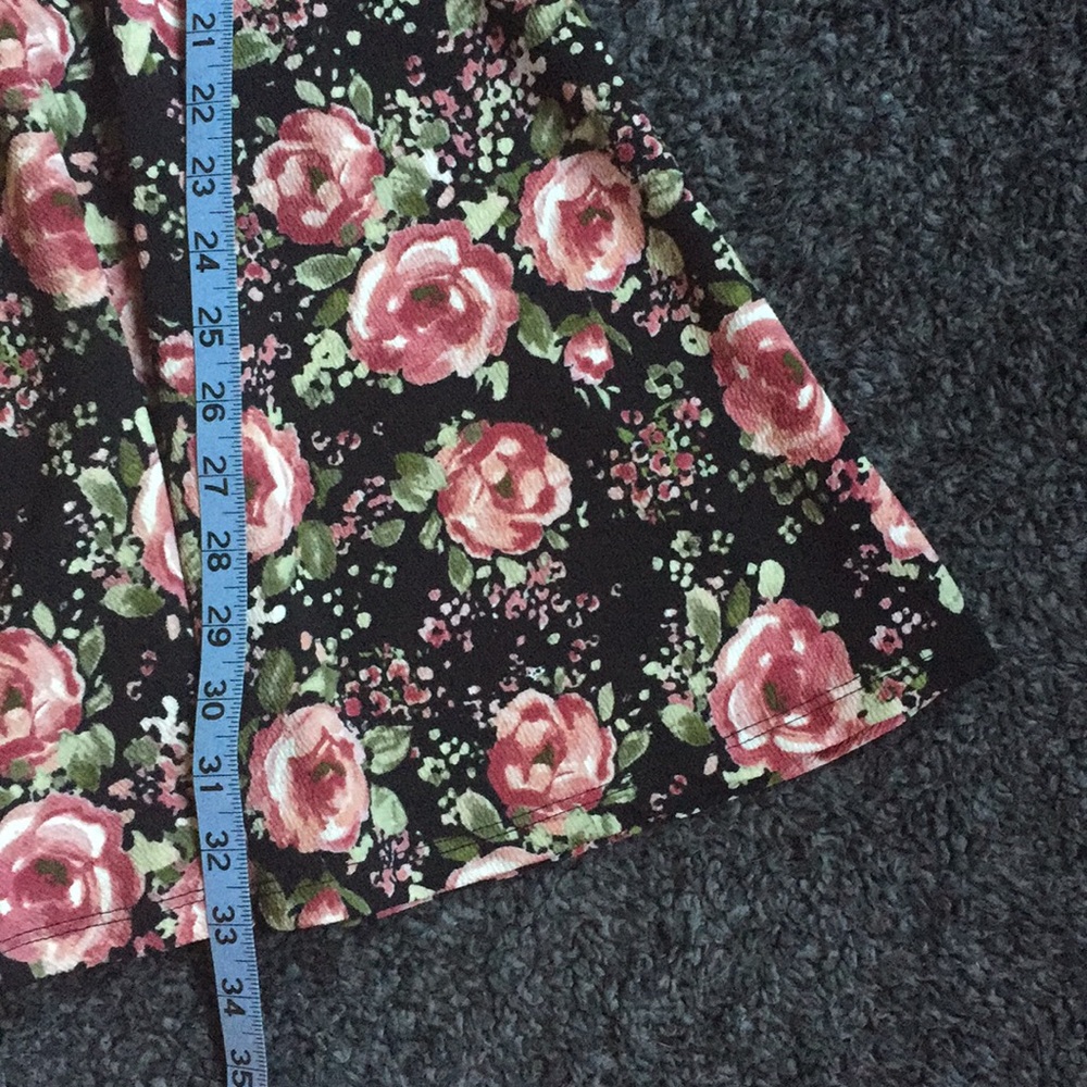 FLORAL DRESS 🌸 - Picture 4 of 7